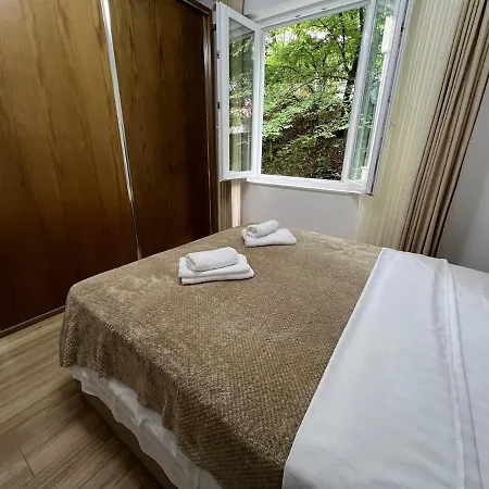 Lake Apartment Appartement *