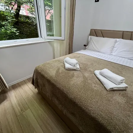Lake Apartment Appartement Tirana